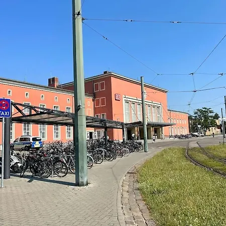 Bauhaus Am Hauptbahnhof * Dessau-Rosslau